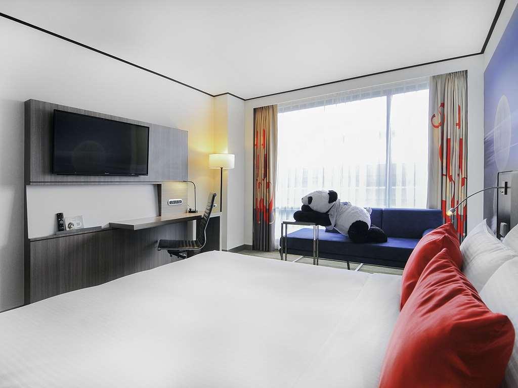 노보텔 타이베이 타오위안 인터내셔널 에어포트 객실 사진 A room at the hotel